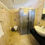 Rose Garden Boutique Bed & Breakfast *