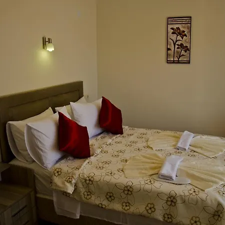 B&B Rose Garden Boutique *